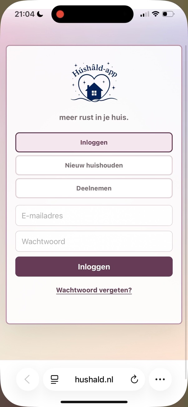 Het inlogscherm van Húshâld met velden voor e-mailadres en wachtwoord